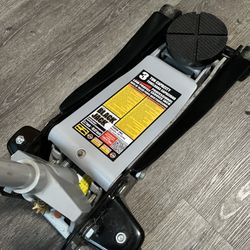 Automotive Torin Black Jack 3 Ton Low Profile Floor Jack 