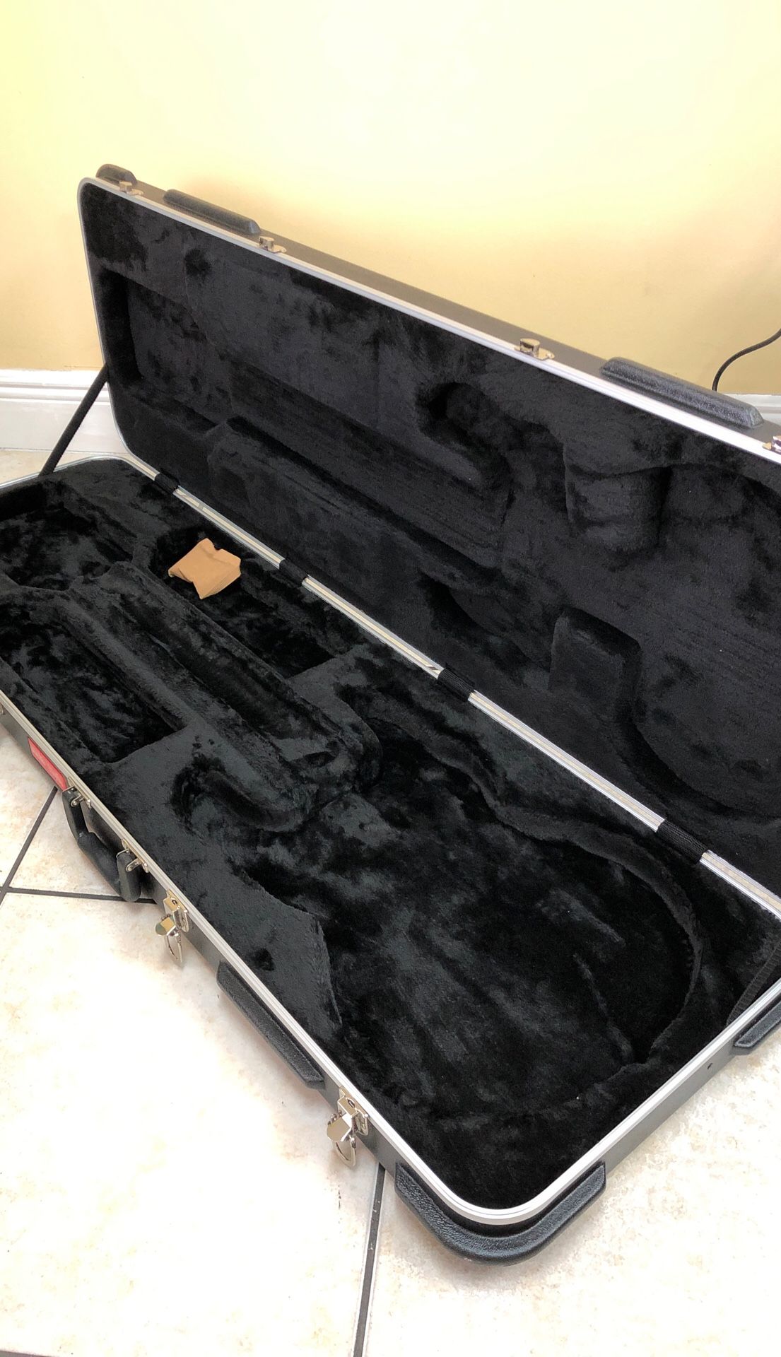 Musicman StingRay Bass Guitar Hard Travel Case