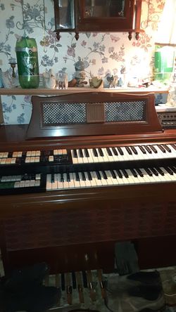 Piano organ