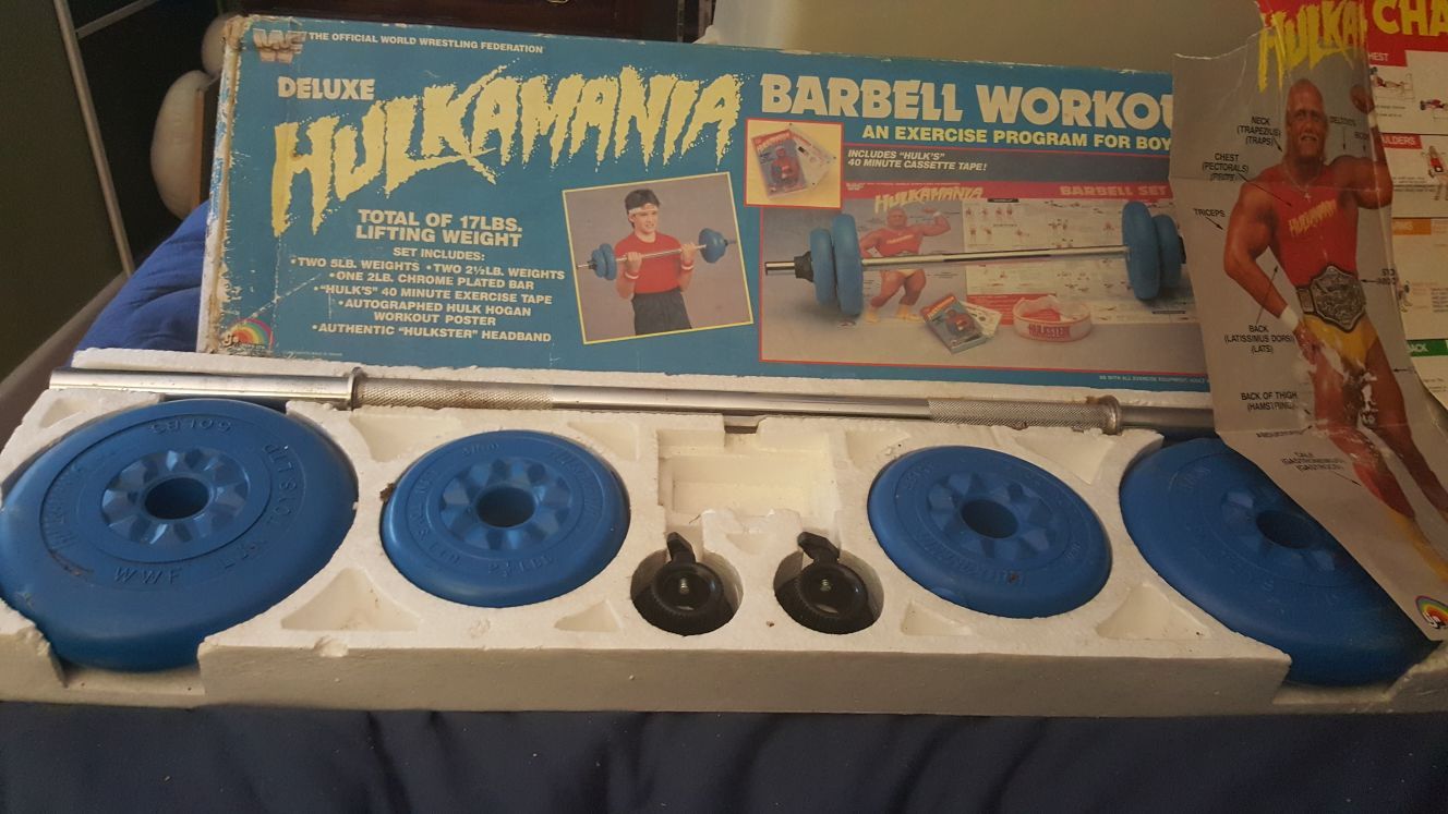 <em>Vintage</em> 1985 WWF Hulk Hogan HULKAMANIA Barbell Workout <em>Vintage</em> 1985 WWF Hulk Hogan HULKAMANIA Barbell Workout