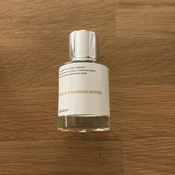 Dossier Woody Sandalwood EDP