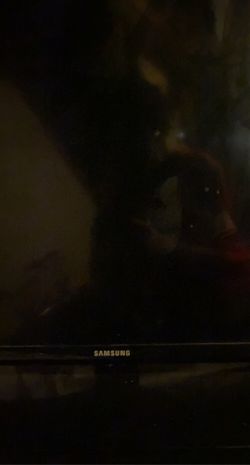 Samsung 32 inch flat screen , HDTV , best offer takes TODAY