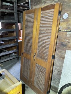 Louvered Door Set