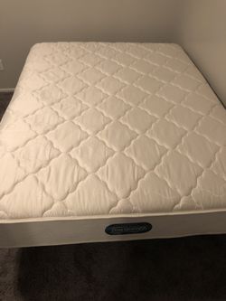 beautyrest mattress queen new condition frame included