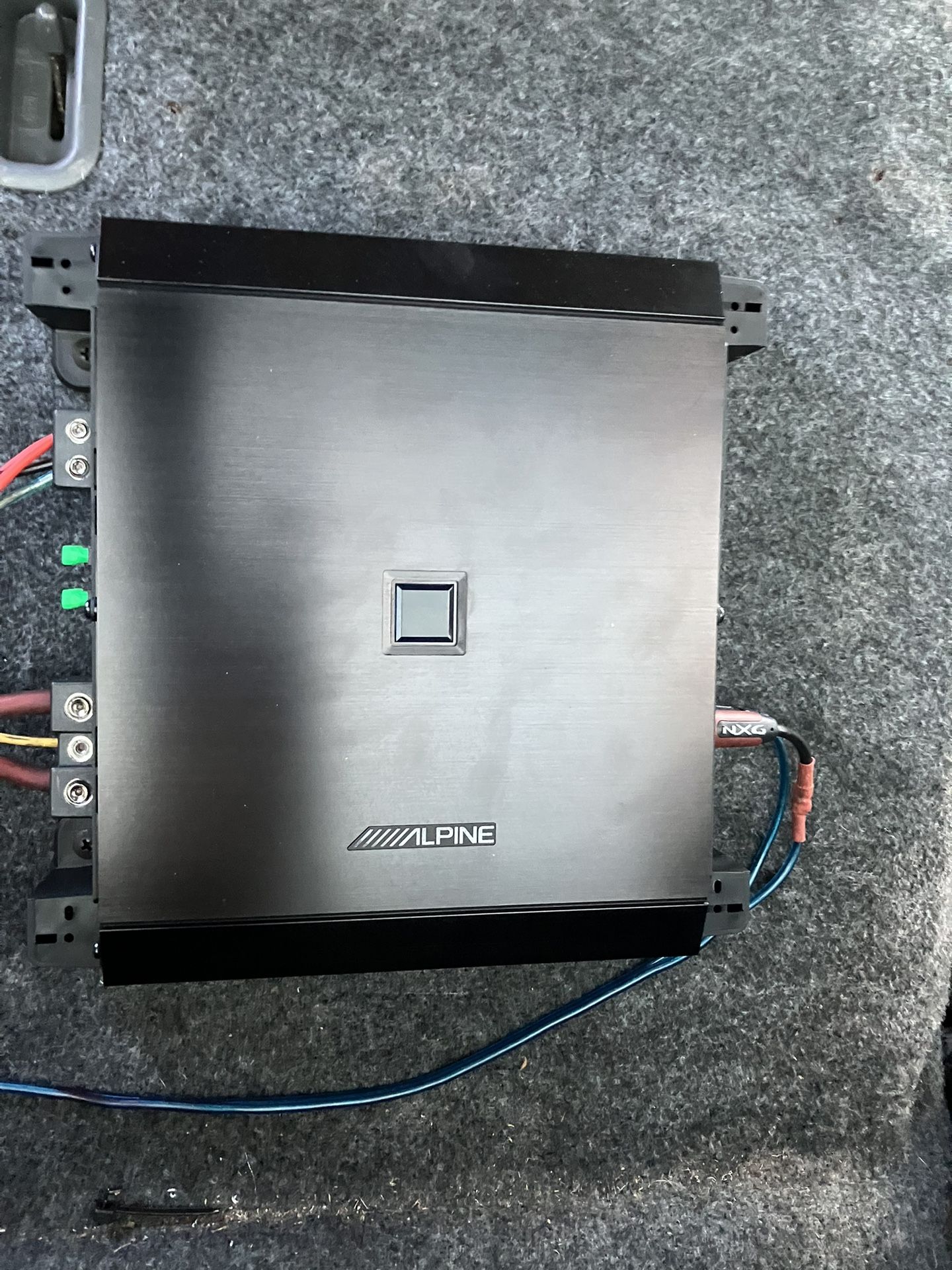 Alpine Amplifier And Subs