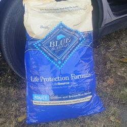 Blue Buffalo Dog Food (30lbs)