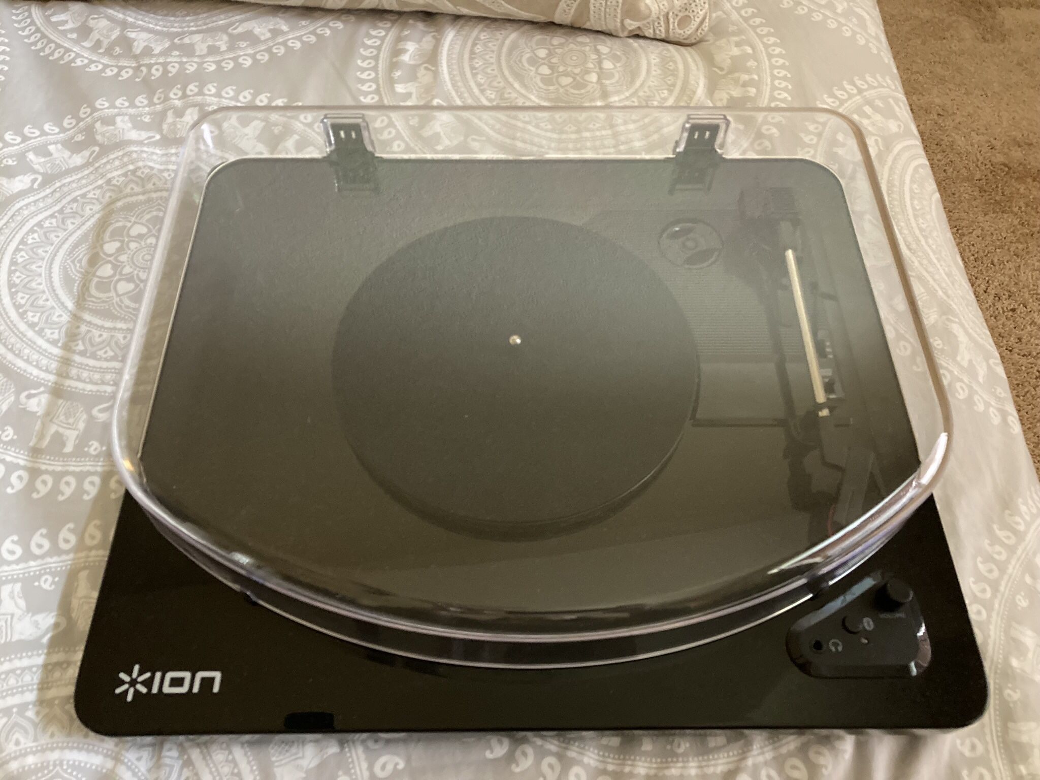 BLUETOOTH®-ENABLED RECORD PLAYER - Ion Air LP IT55 F 
