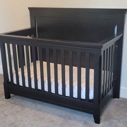 Baby crib  + Dresser + Changing table 
