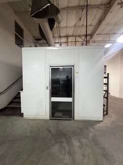 Commercial Walk-In Freezer / Cold Room – You Remove & Haul