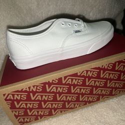 VANS AUTHENTIC, WHITE, BRAND NEW, SIZE 7 WOMEN