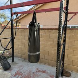 Boxing rack with bags