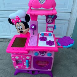 Minnie Mouse Kitchen
