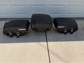 Harley Davidson Road King classic four pack plus saddlebags