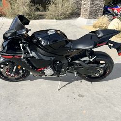 2015 Yamaha YZF-R1