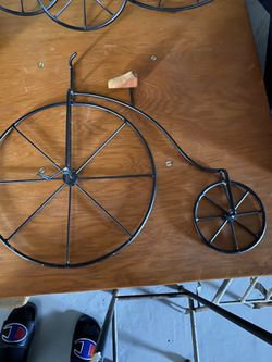 Vintage bicycle hanging wall