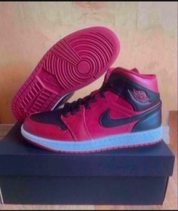 Nike Air Jordan 1 Mid Reverse Bred Black Red White Size 7.5  Brand New