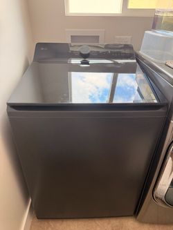 LG WT8405CB 5.3 cu. ft. Mega Capacity Smart Top
