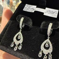 14K White Gold Natural Diamonds Earrings
