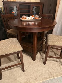 High Top Table an chairs