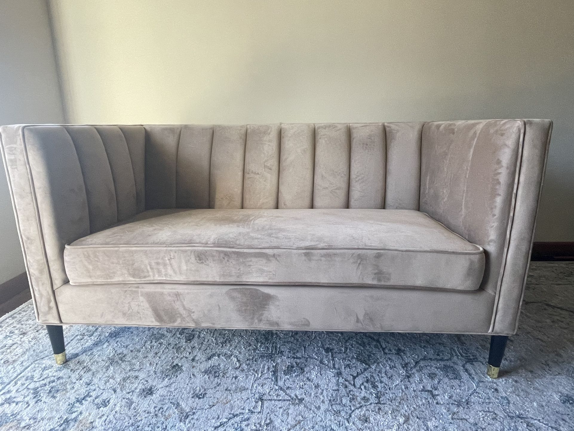Leanna Channel Tufted Velvet Loveseat for Sale in Bothell, WA OfferUp