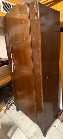 Vintage single door wooden wardrobe