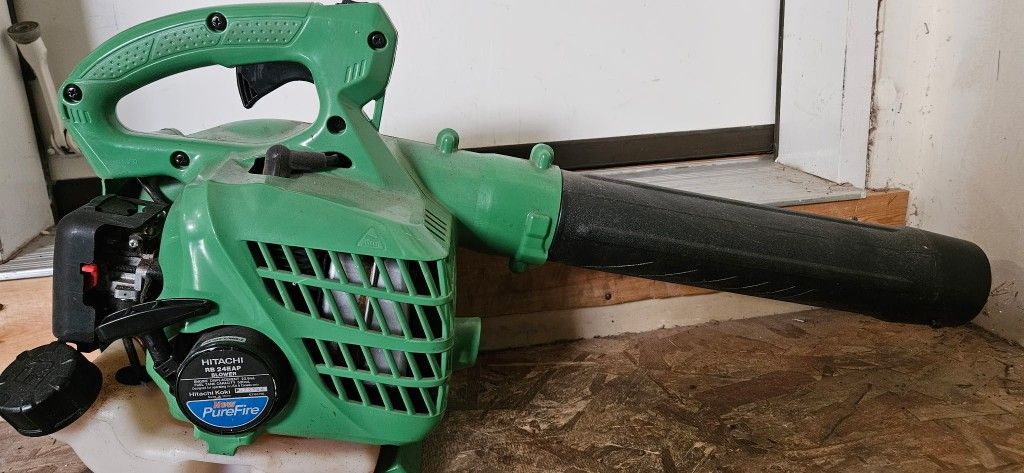 Hitachi RB24EAP Leaf Blower – Reliable & Ready to Work!