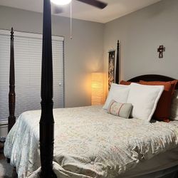 King Size Canopy Bed 