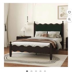 Green velvet frame