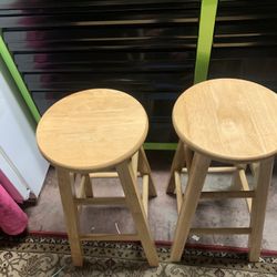 24 Inch Kitchen Chairs Stools Like New Good Condition!