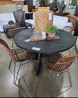 Round table