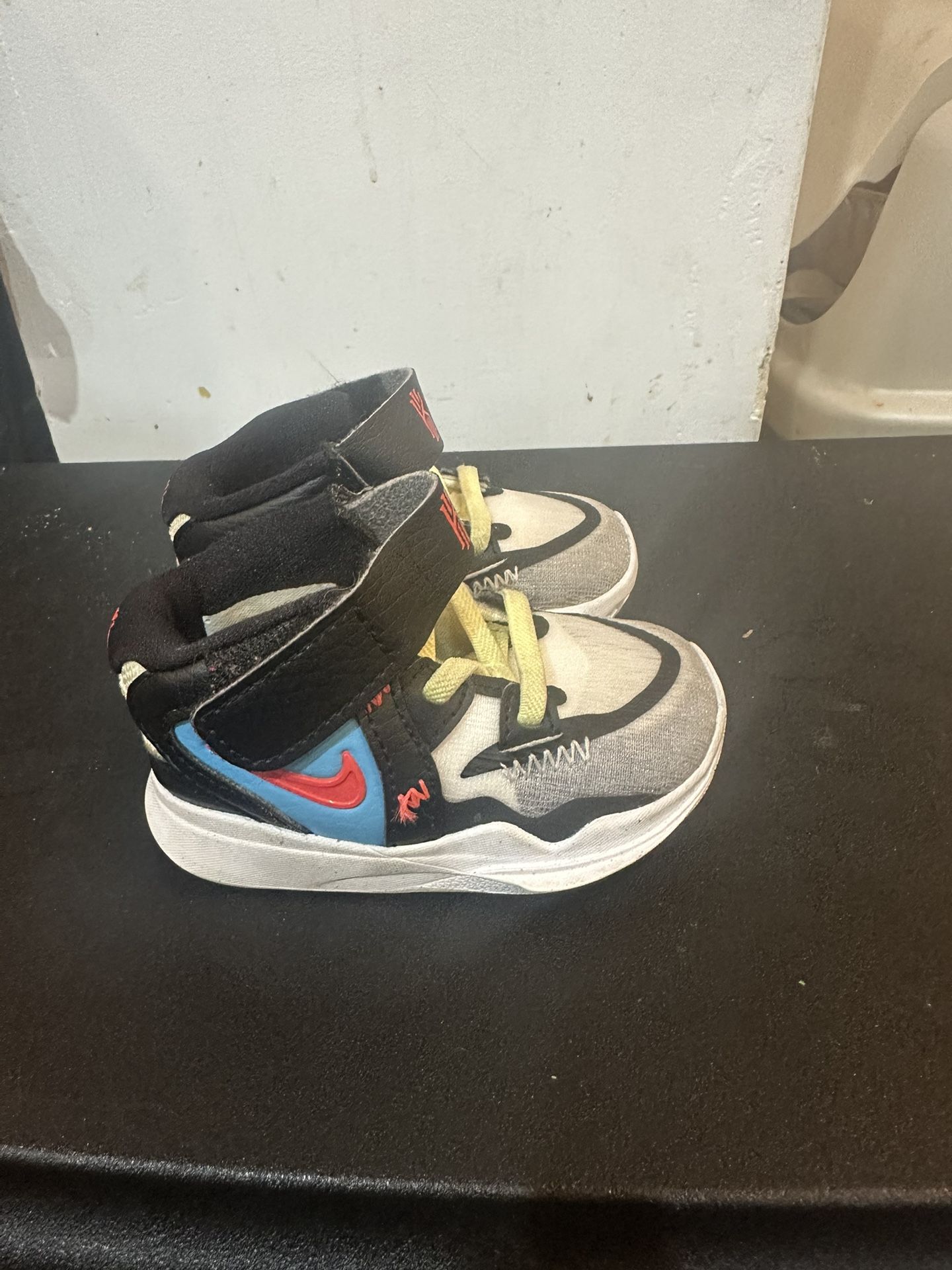 Nike Kyrie infinity se size 3c
