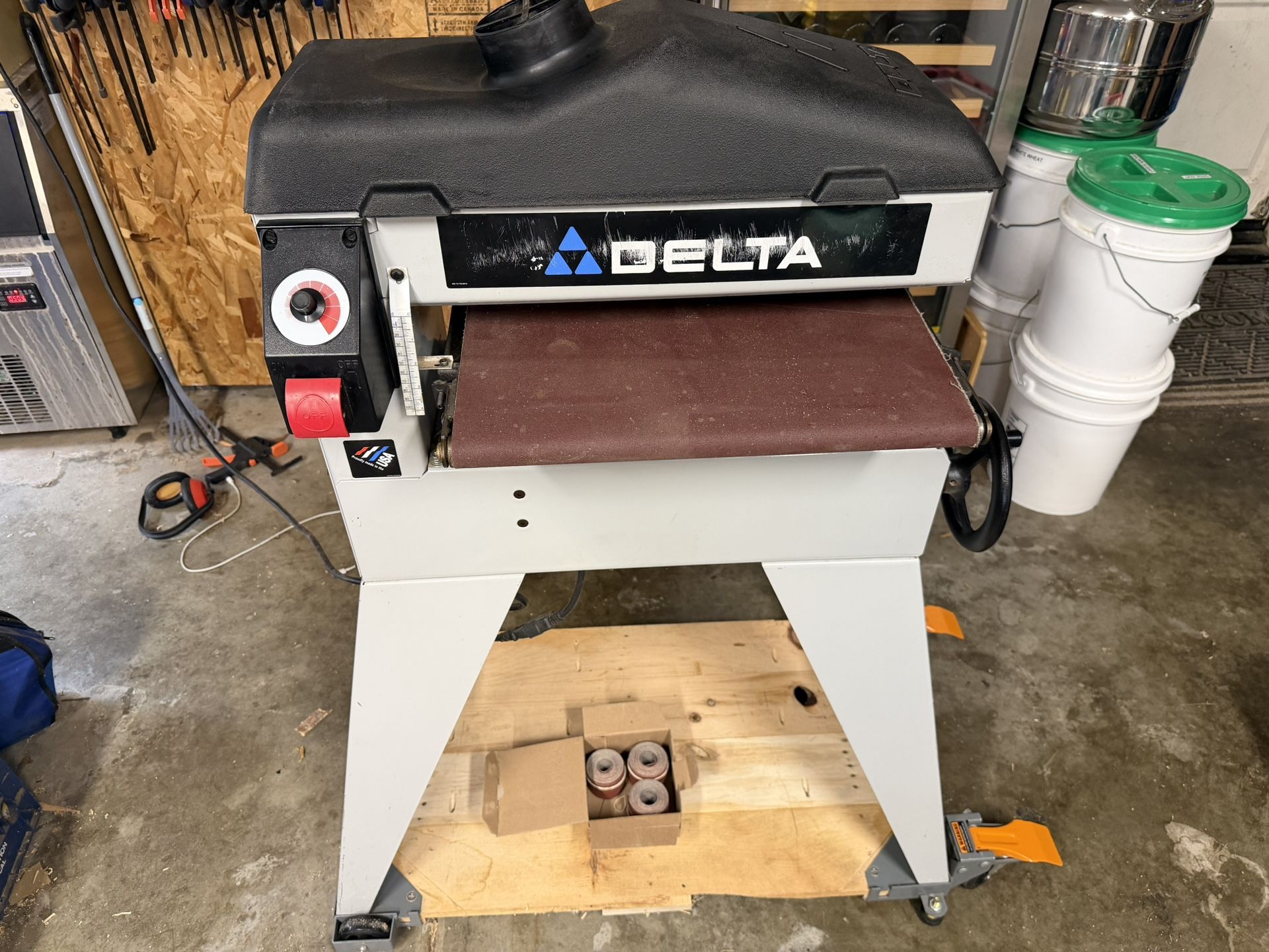 Delta Drum Sander 18x36 (w Mobile Base) for Sale in Corona, CA - OfferUp