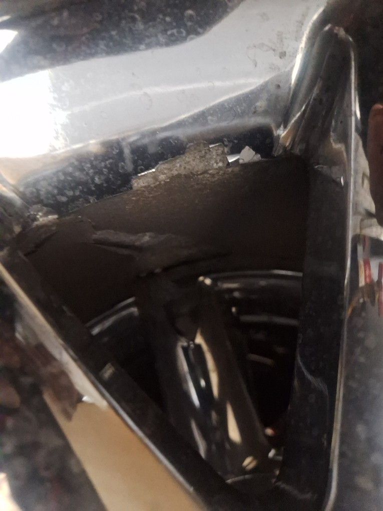 A Set Of 20 Inch 4 Gmc Rims