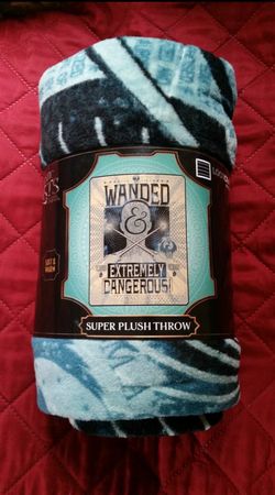 Fantastic Beasts plush throw blanket