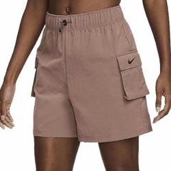 Nike Sportswear Essential High Rise cargo Women’s woven Shorts