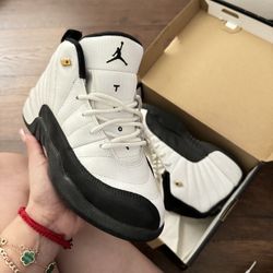 Retro 12 Black And White