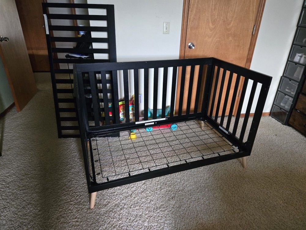 Delta Children Crib Black