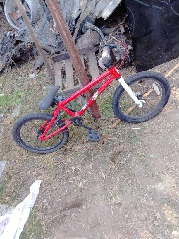 18 In Red Line Pit Bike BMX