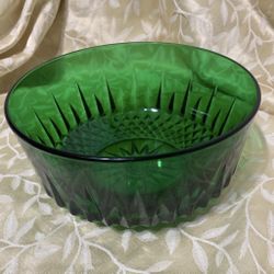 Vintage Arcoroc France Emerald Green Diamond Cut Glass Serving/Fruit Bowl 8”