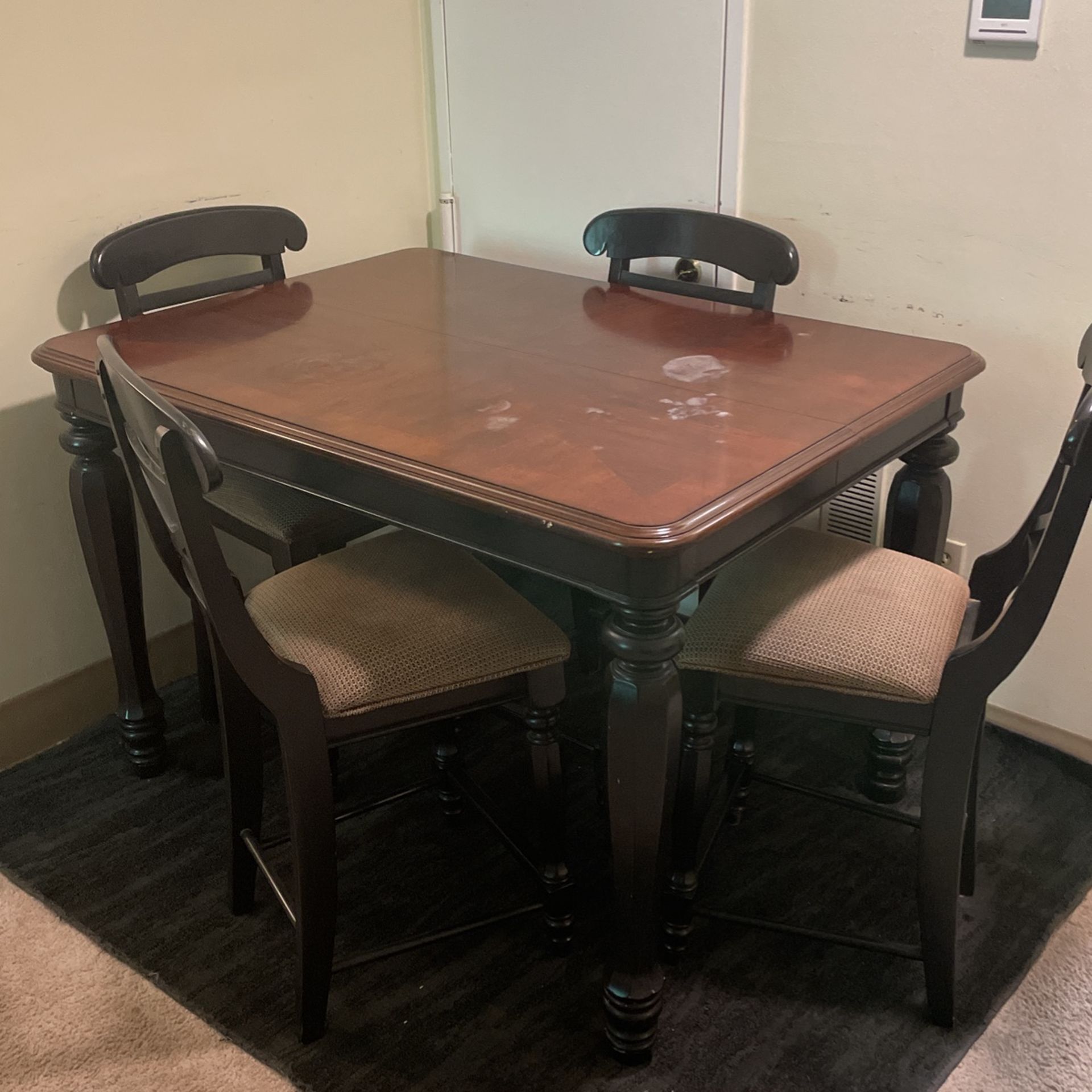 Table With Four Chairs 