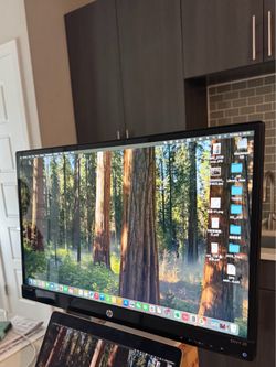 HP EliteDisplay E273q is a 27-inch Monitor