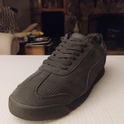 (Size-10.5) Like New, Puma Roma Mono Translucent Men Round Toe Suede Gray Sneakers 360983-01
 