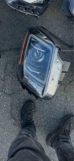Kia telluride right headlight 2020 and 2021 and 2022