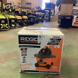 (Used Like New) Ridgid 6 Gallon 3.5 Peak HP NXT Wet/Dry Shop Vacuum with Filter, Locking Hose and Accessories