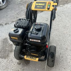 Dewalt 4400psi Gas Pressure Washer 