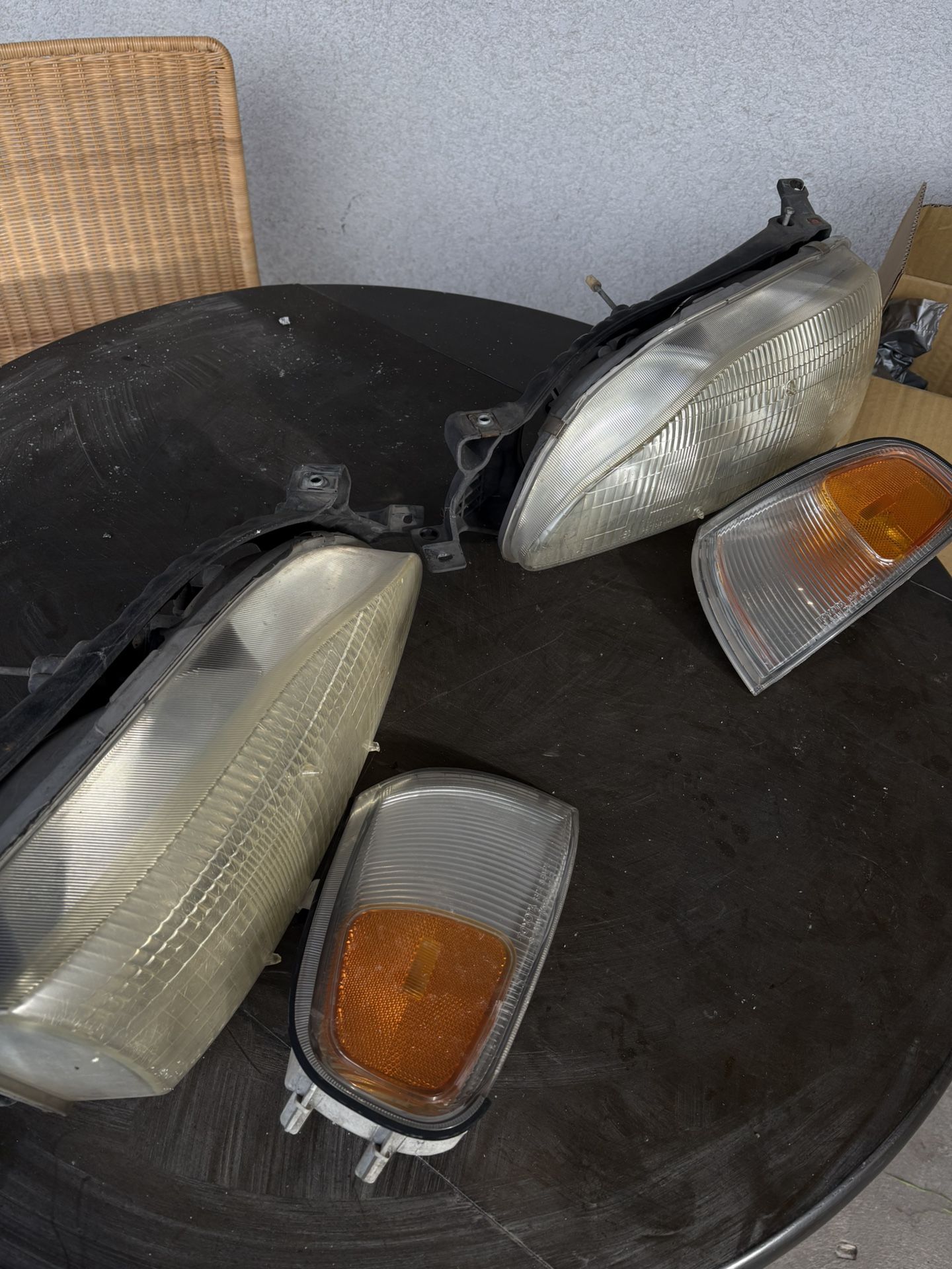 Toyota Camry 1995-6 Headlights V4