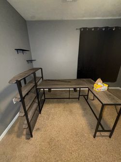 L-Shaped Desk w/Bookshelf