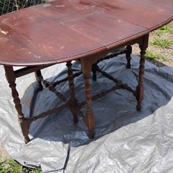 Gate Leg Table  . Price Is Negotiable 