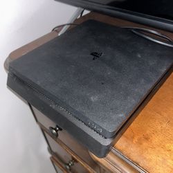 Playstation 4 Slim Edition With many Games And Red Controller