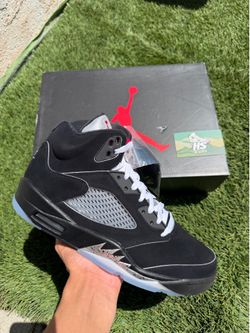 Jordan 5 Black Metallic